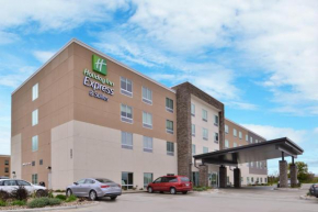 Holiday Inn Express & Suites - Marshalltown, an IHG Hotel